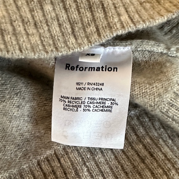 Reformation Light Gray Women's Cashmere Sweater - Picture 2 of 2